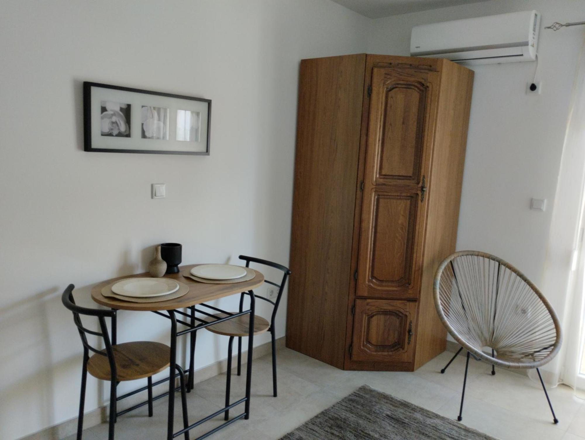 Iris Apartment Ivanica Luaran gambar