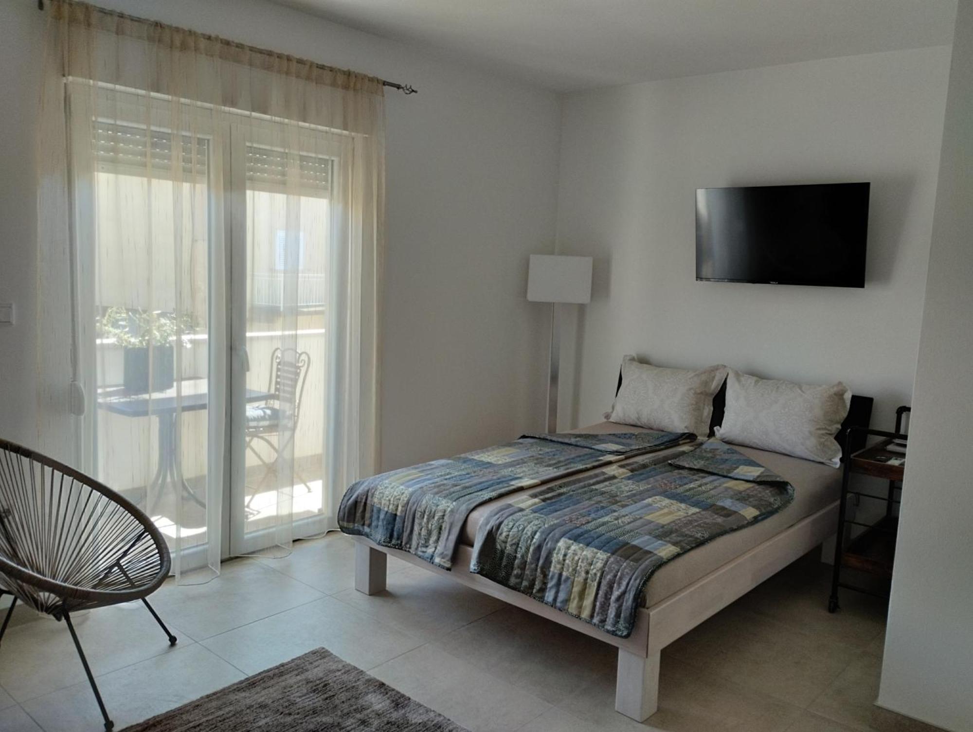 Iris Apartment Ivanica Luaran gambar