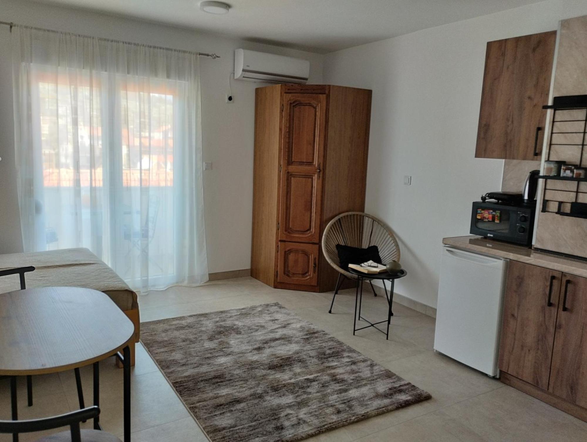 Iris Apartment Ivanica Luaran gambar