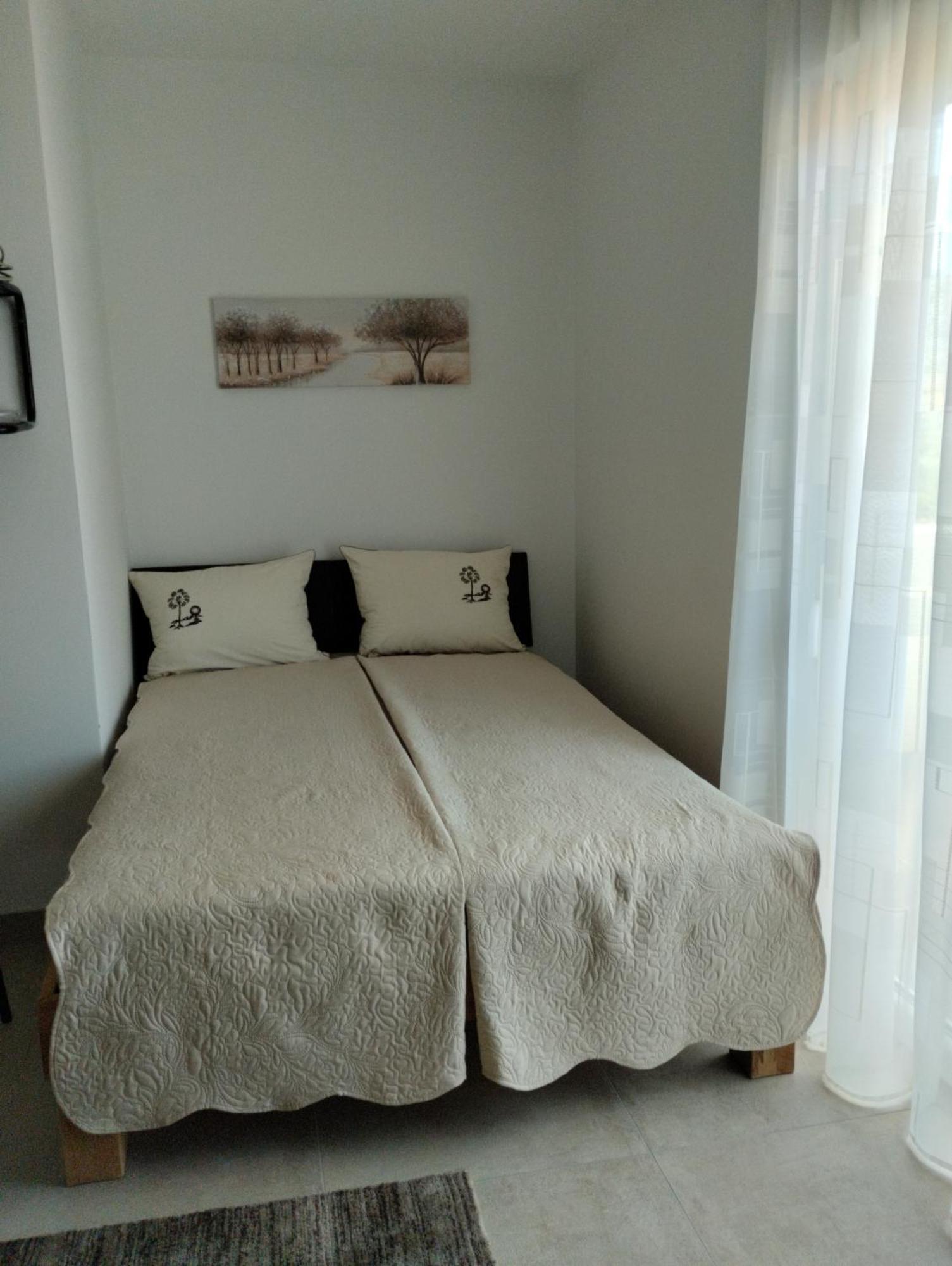 Iris Apartment Ivanica Luaran gambar